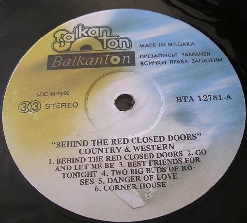 Behind the red closed doors: country and western (composition and performance Constantin J. B.; lyrics Constantin J. B., Ettie Mari, Jenny Velt)